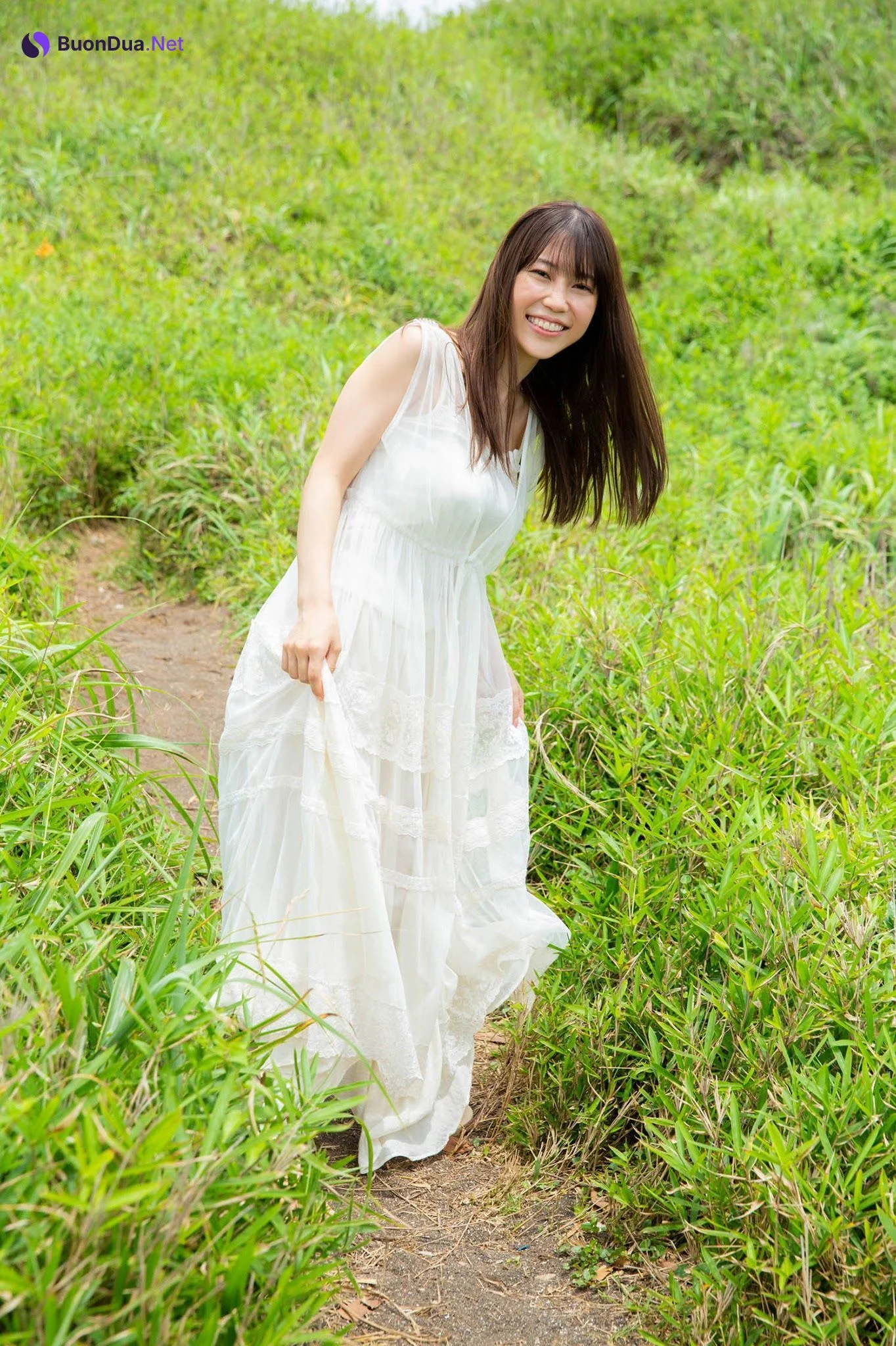 Iori Io 伊織いお, ヤンマガWeb 動くグラビアシリーズ‼ 伊織いお.02 - Photo 2