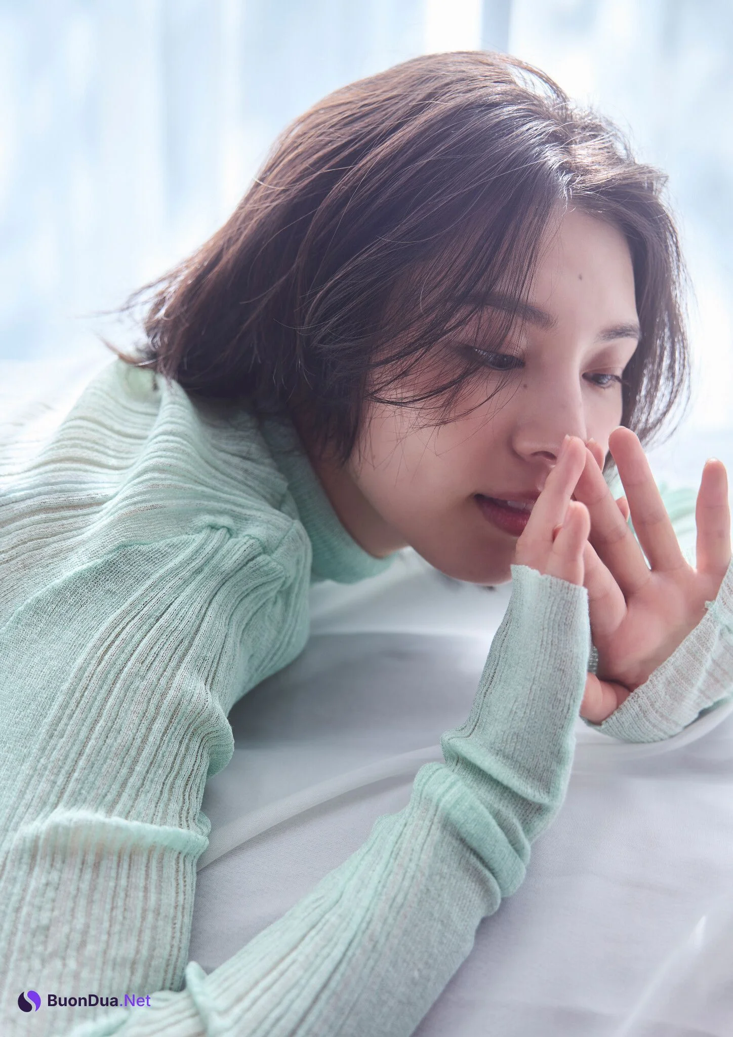 Iori Sagara 相楽伊織, BUBKAデジタル写真集 「背中から抱きしめて」 Set.01 - 照片 3