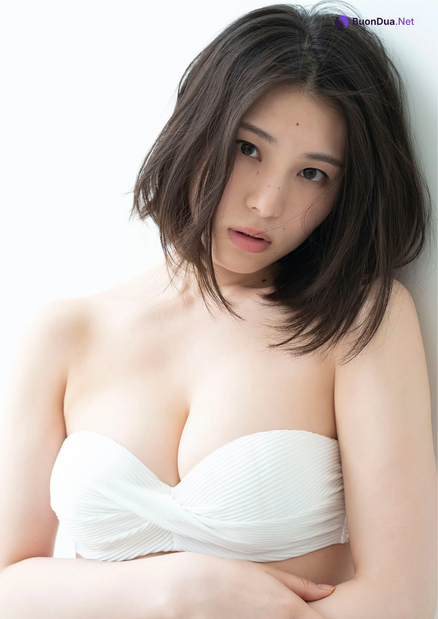 Iori Sagara 相楽伊織, デジタル限定 YJ Photo Book 「Marguerite」 Set.01 - Photo 3