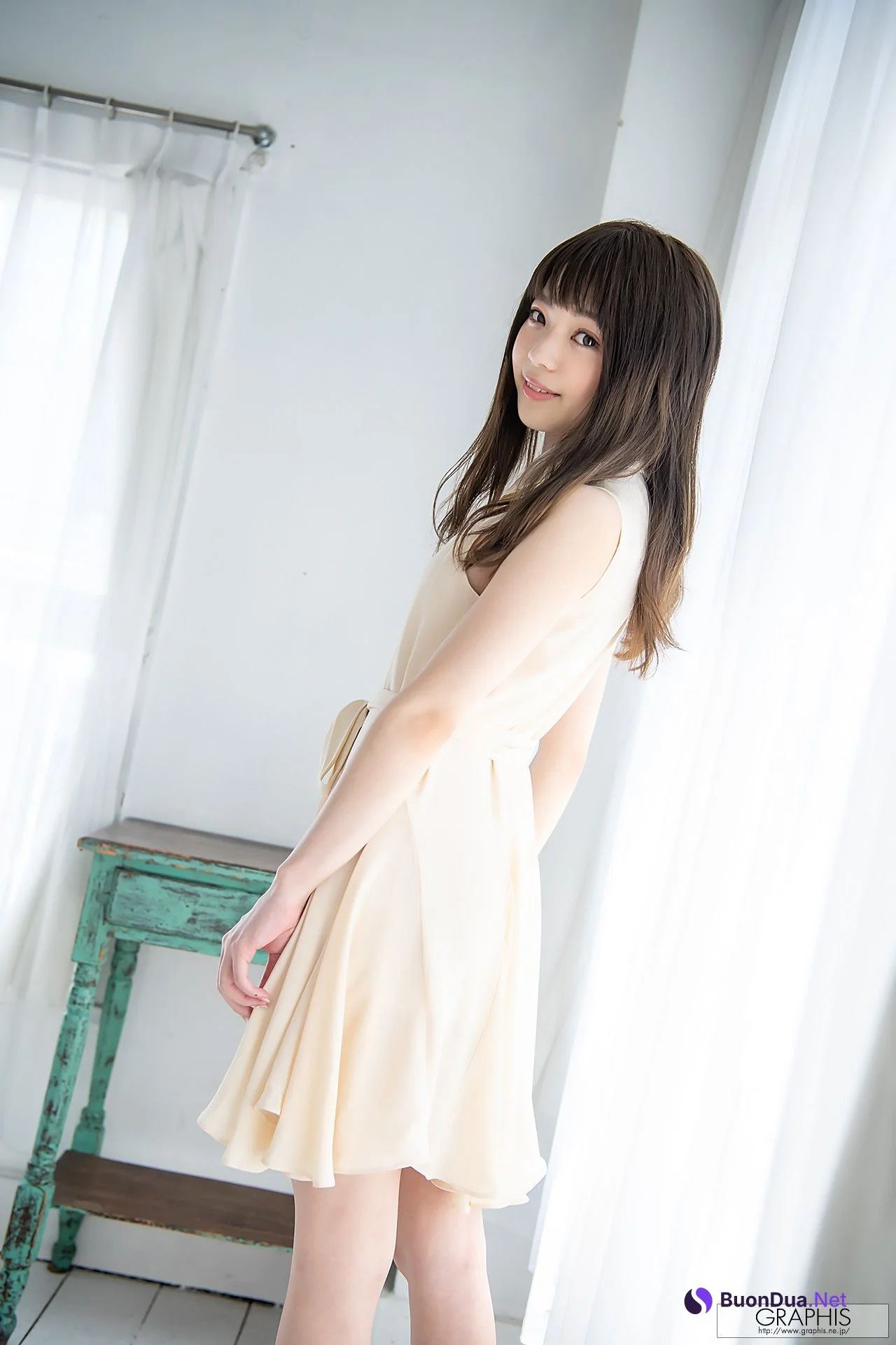 Izuna Maki 槙いずな, Graphis First Gravure 初脫ぎ娘 Vol.01 - Photo 2