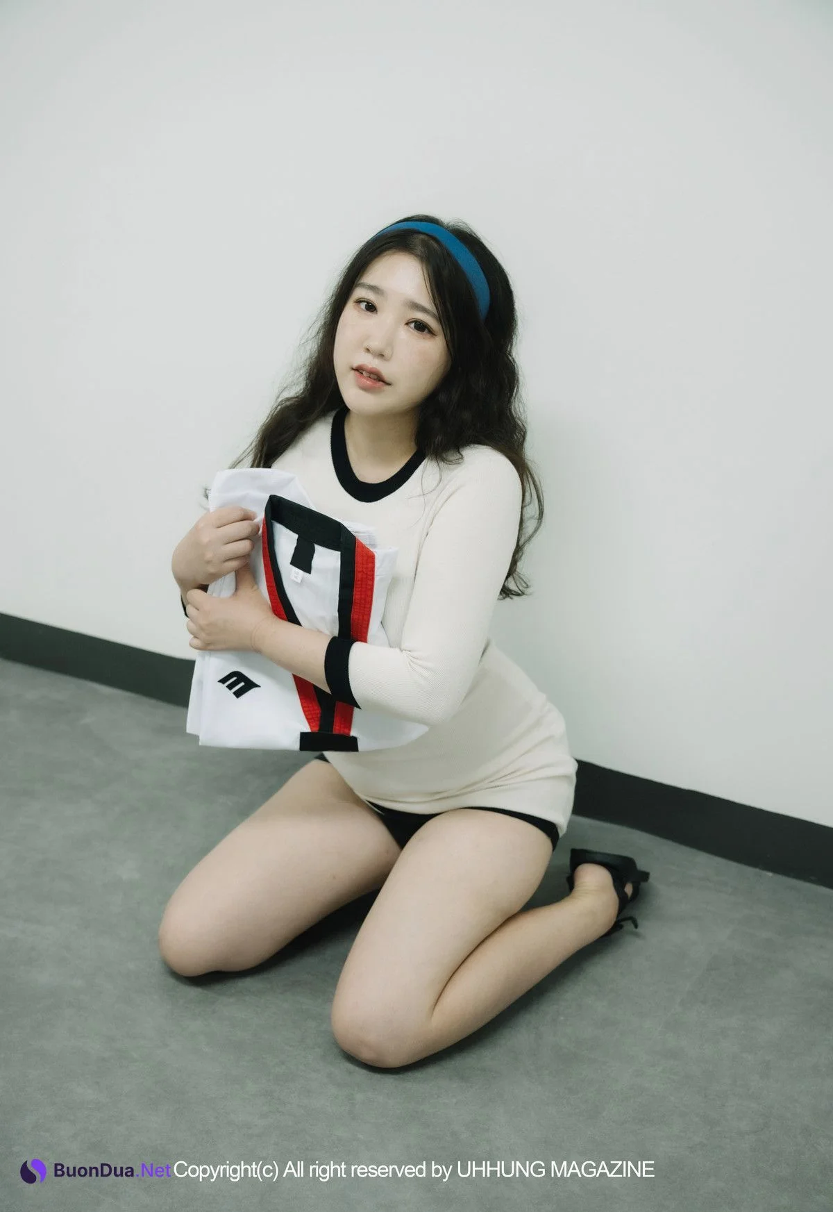 Jenn 젠, UHHUNG Magazine Vol.01 Taekwondo Set.01 - Photo 6