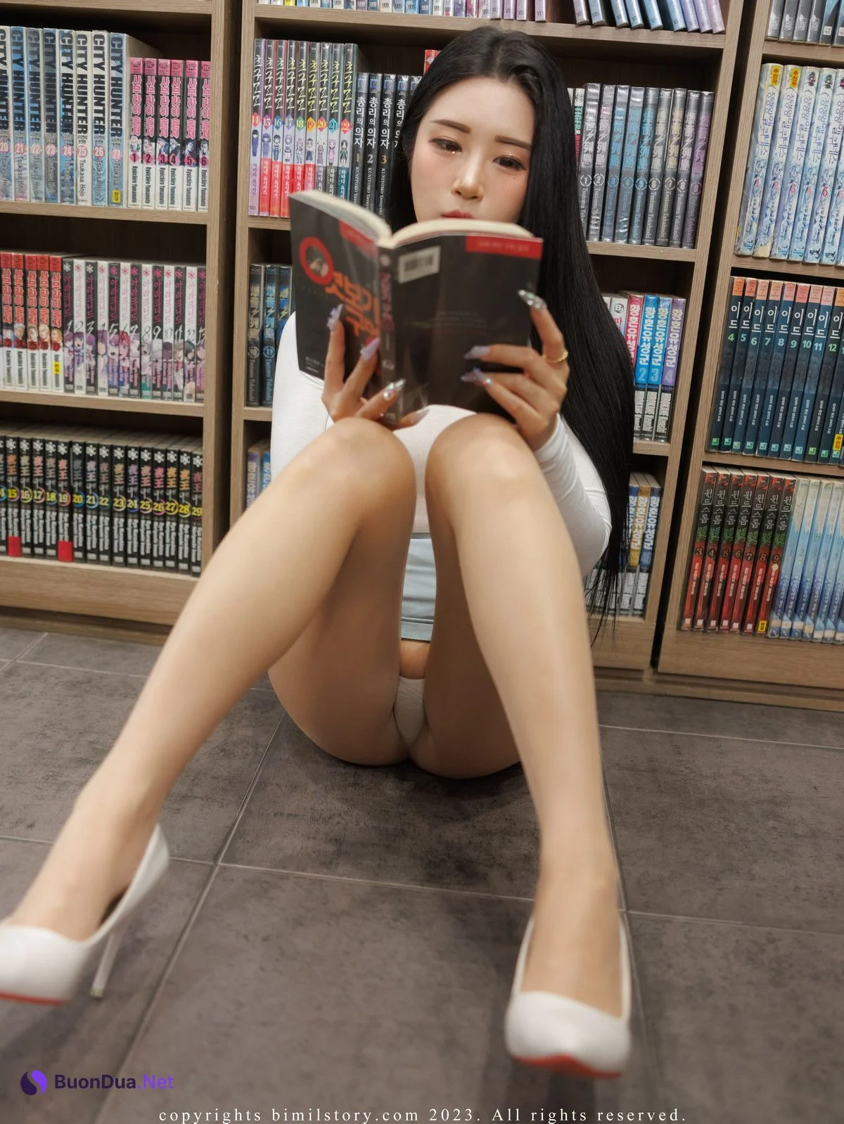 Jeong Bomi 정보미, [Bimilstory] Part-timer Girl at a Comic Book Cafe Set.01 - Photo 5