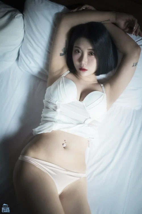 Jeong Bomi 정보미, [BLUECAKE] SECRET – Set.02