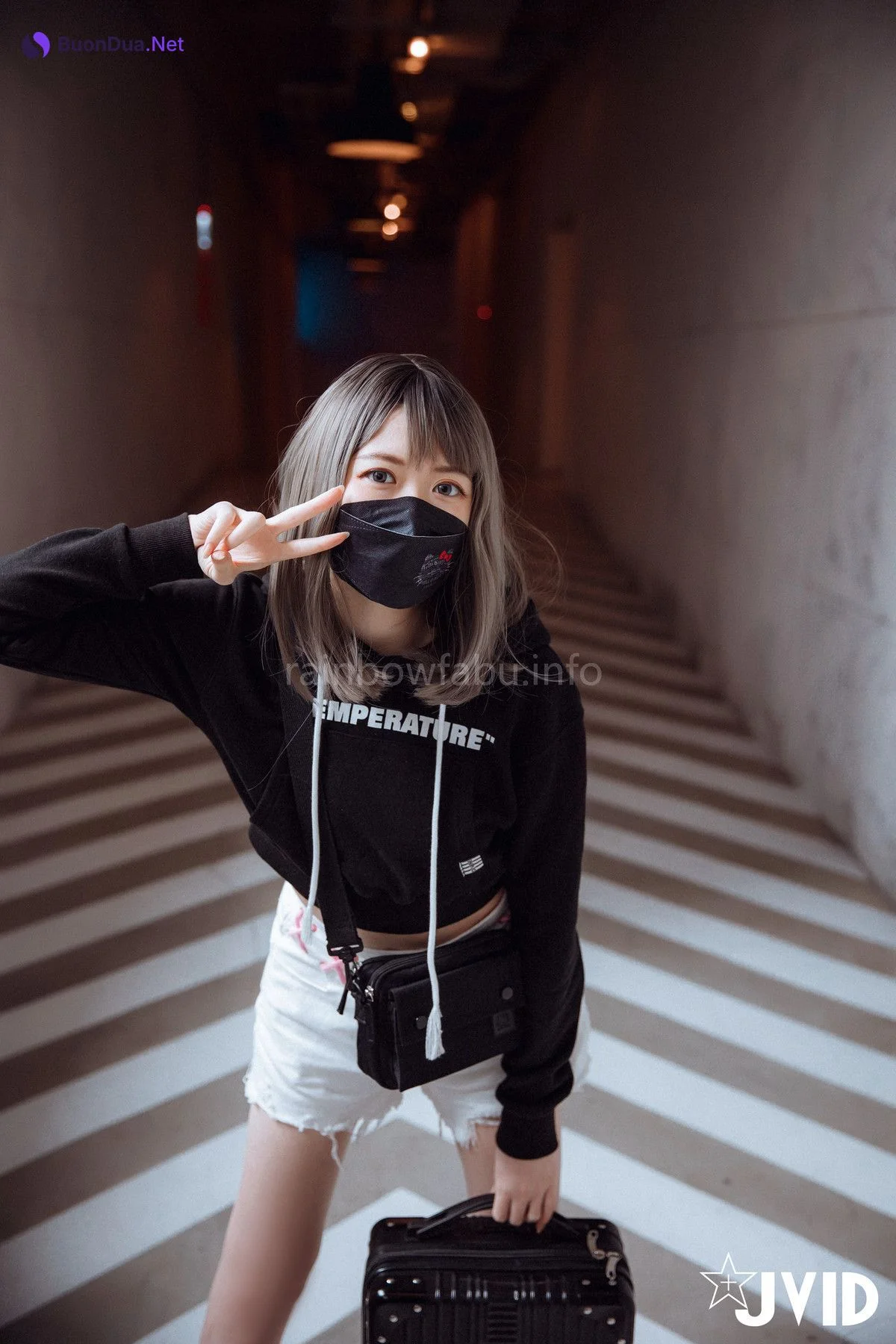 JVID精品 卯咪-兼职做片场修片师 - Photo 3