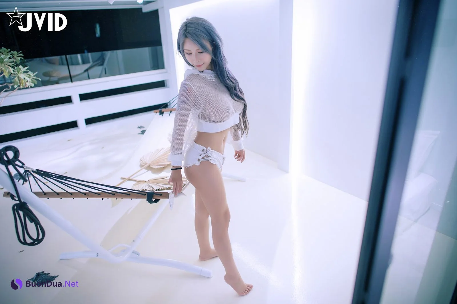 [JVID] 艾妃 – 神級美巨乳艾妃的情慾之夜『首次雙人情慾大尺／騎乘式解鎖』 - 照片 11