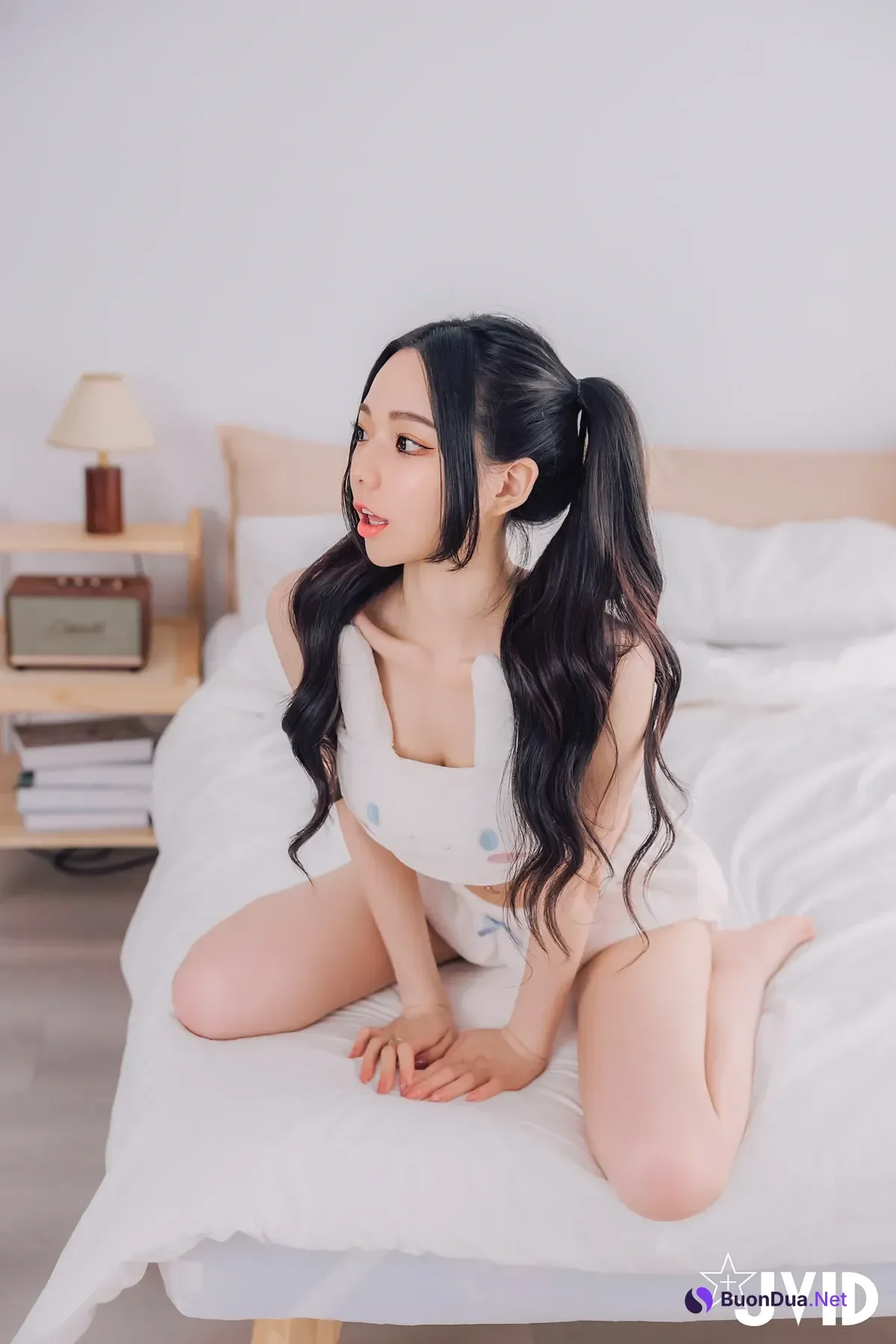 JVID 胎尼 & 啾啾 – 啾啾親自開箱豪華AI情慾娃娃Tiny🥵真人比例完美粉嫩E奶💦激情互動舌吻揉奶樣樣來🔞 Set.01 - Photo 10