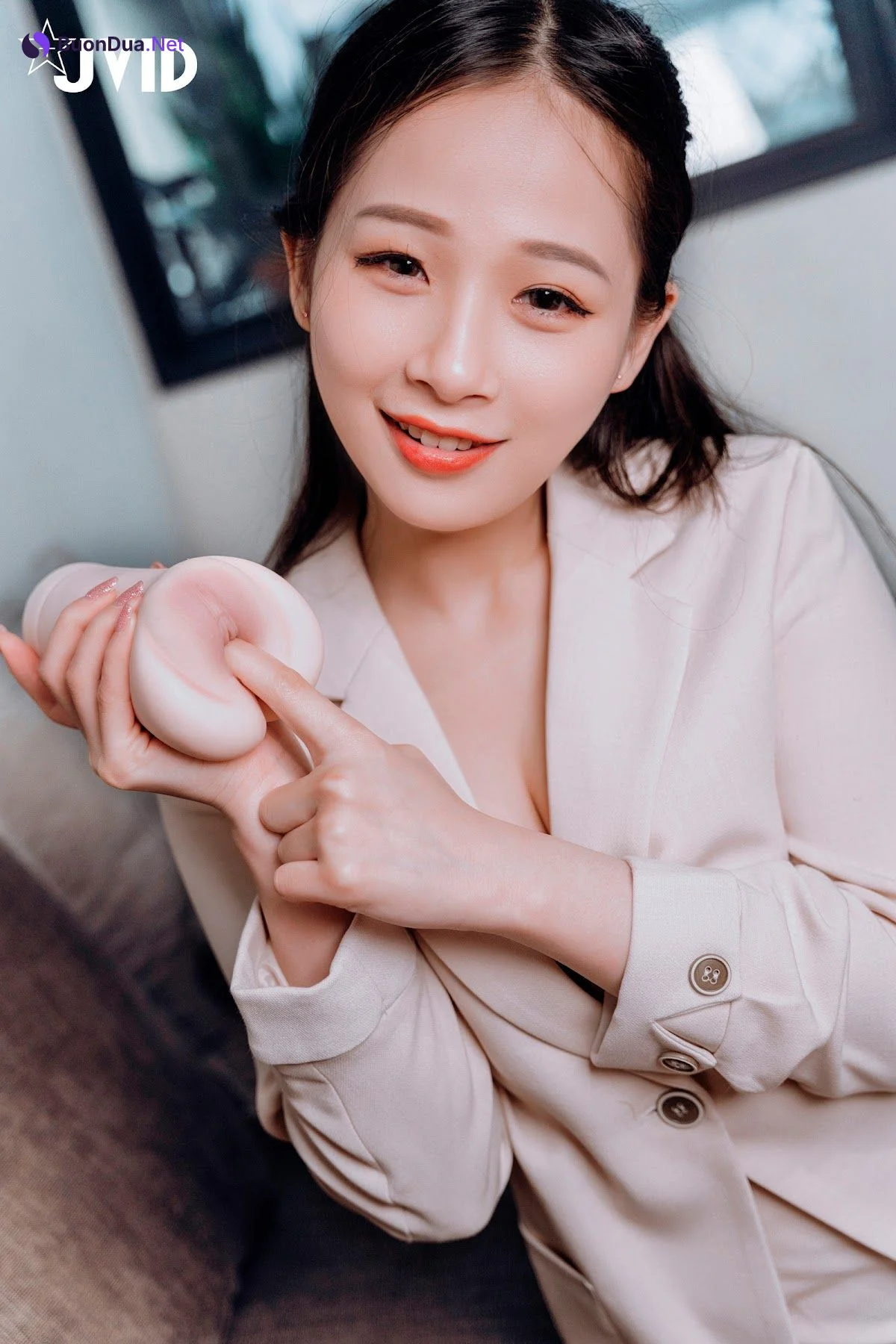 [JVID] 婕咪 Juice – 飛機杯到府推銷員 - 写真 25