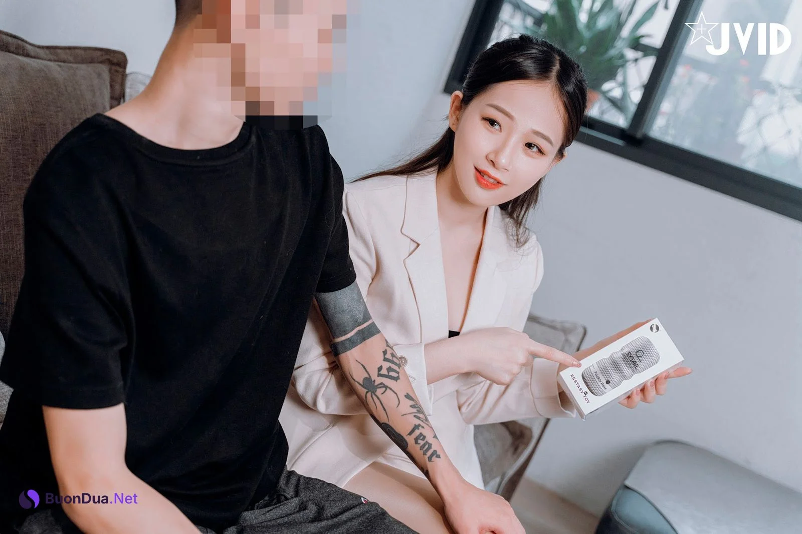 [JVID] 婕咪 Juice – 飛機杯到府推銷員 - 写真 33