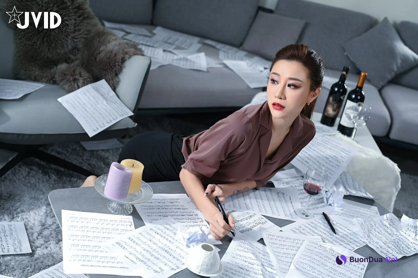 [JVID] Lara 雙囍 – 超怕熱的性感放浪作曲家雙囍 - 写真 6
