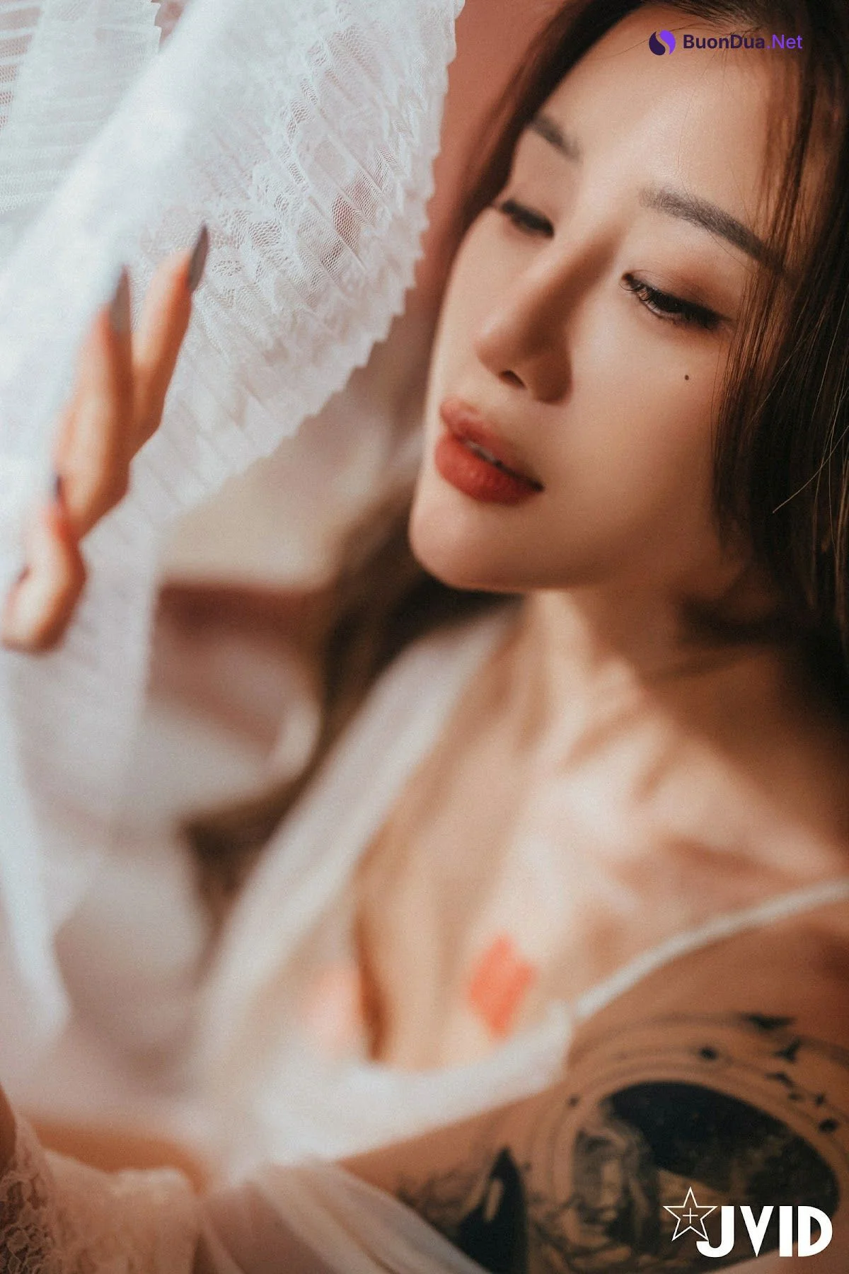 [JVID] Lara 雙囍 – 獨留的時光 與雙囍纏綿在浪漫花房的情緒與身體交流 - 사진 2