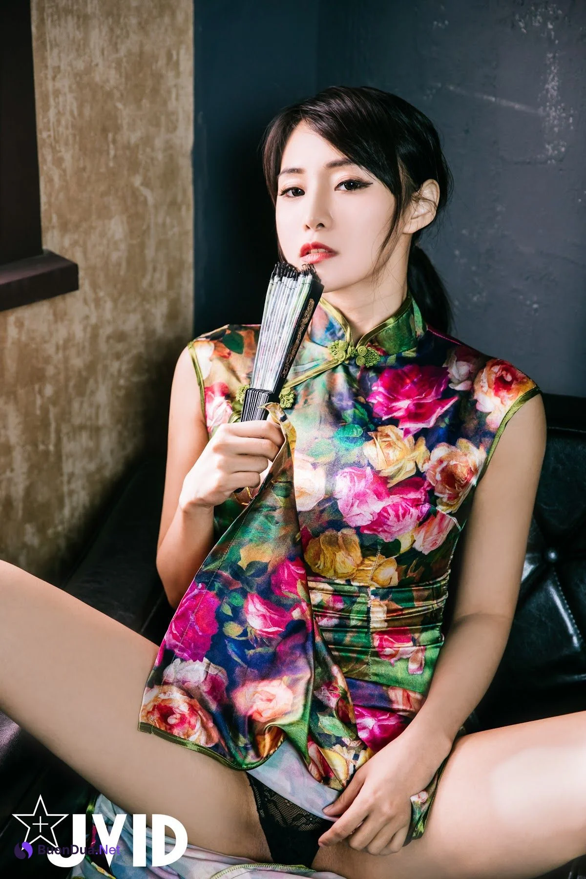 [JVID] Lele 樂樂 – 性感女神樂樂旗袍裝 - Photo 5