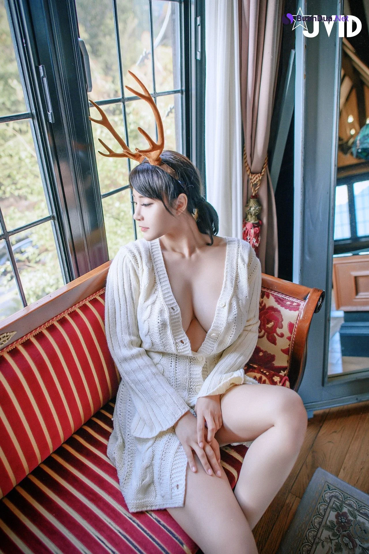 JVID Lele 樂樂 – 全輯上空無碼 巨乳校花 樂樂－鹿角loli的報恩！ Set.01 - Photo 5