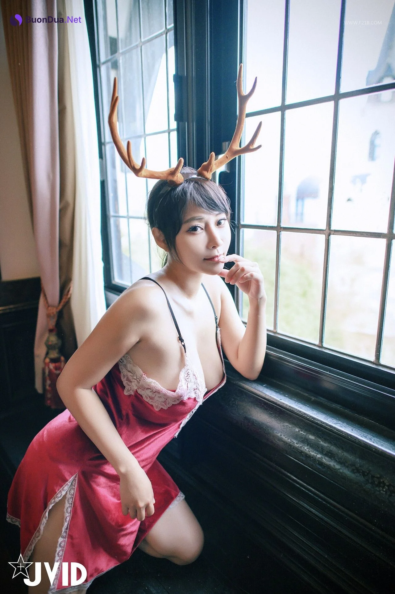 JVID Lele 樂樂 – 全輯上空無碼 巨乳校花 樂樂－鹿角loli的報恩！ Set.02 - Photo 2