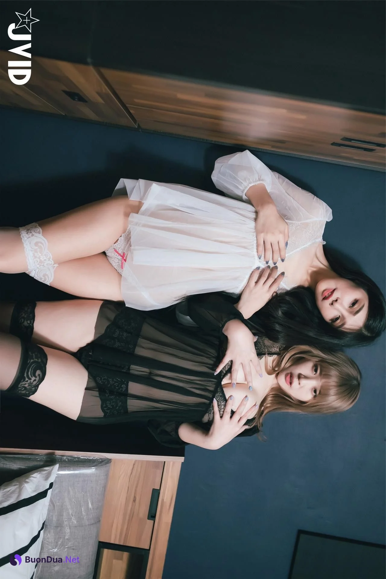 JVID Linda & Ruru 巨乳校花的碰撞_性感小恶魔-雪白H乳-极致美尻 Set.03 - Photo 6