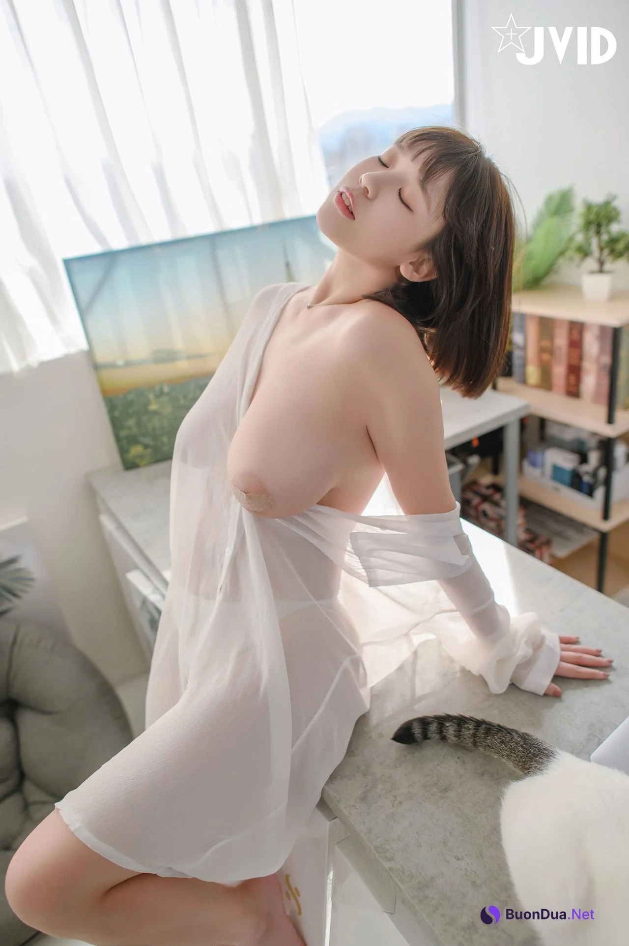 JVID Ruru茹茹 H級豪巨乳 寄宿家中的前同事－茹茹，一早醒來就衣衫不整！豪乳在眼前晃的我頭好暈啊～～～ Set.02 - Photo 17