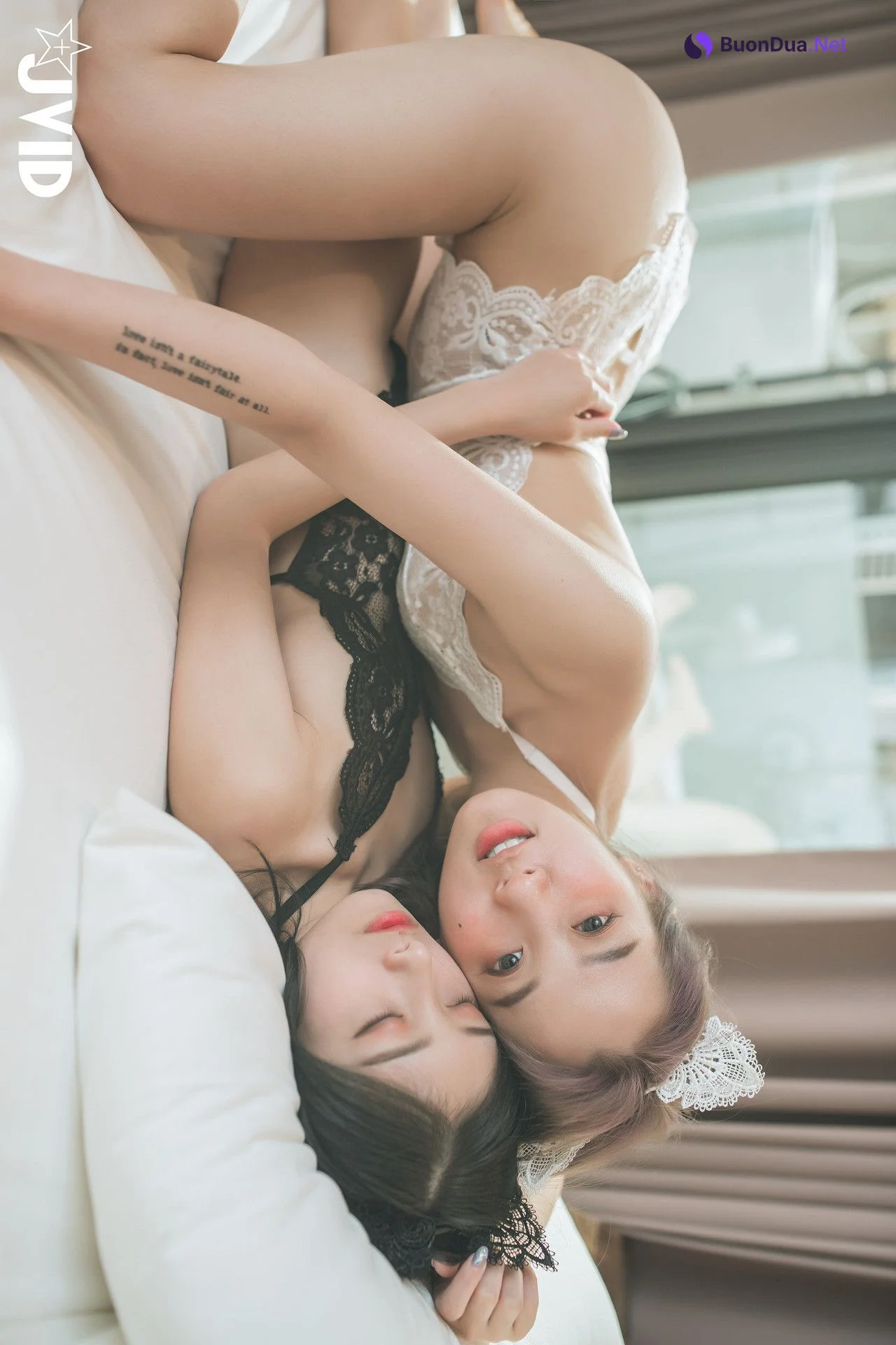 JVID 淇淇selina & 小隻馬霓霓 – 【雙车模輯】淇淇＆霓霓寵物閨蜜裸體挑逗，霓霓上空無碼年度限定隱藏版!!! Set.02 - Photo 17
