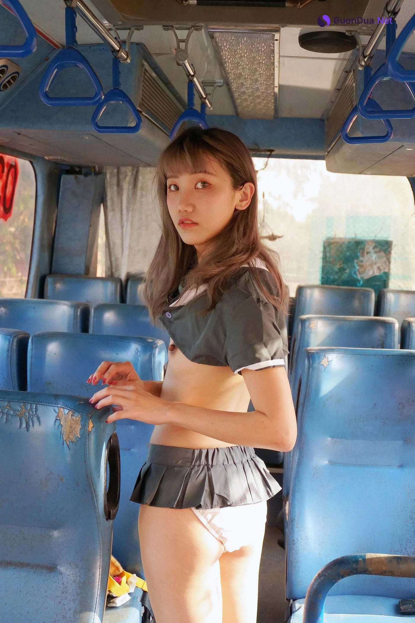 JVID 伊芙蝶 – 真实-公车上处女丧失回忆录 Set.01 - Photo 6