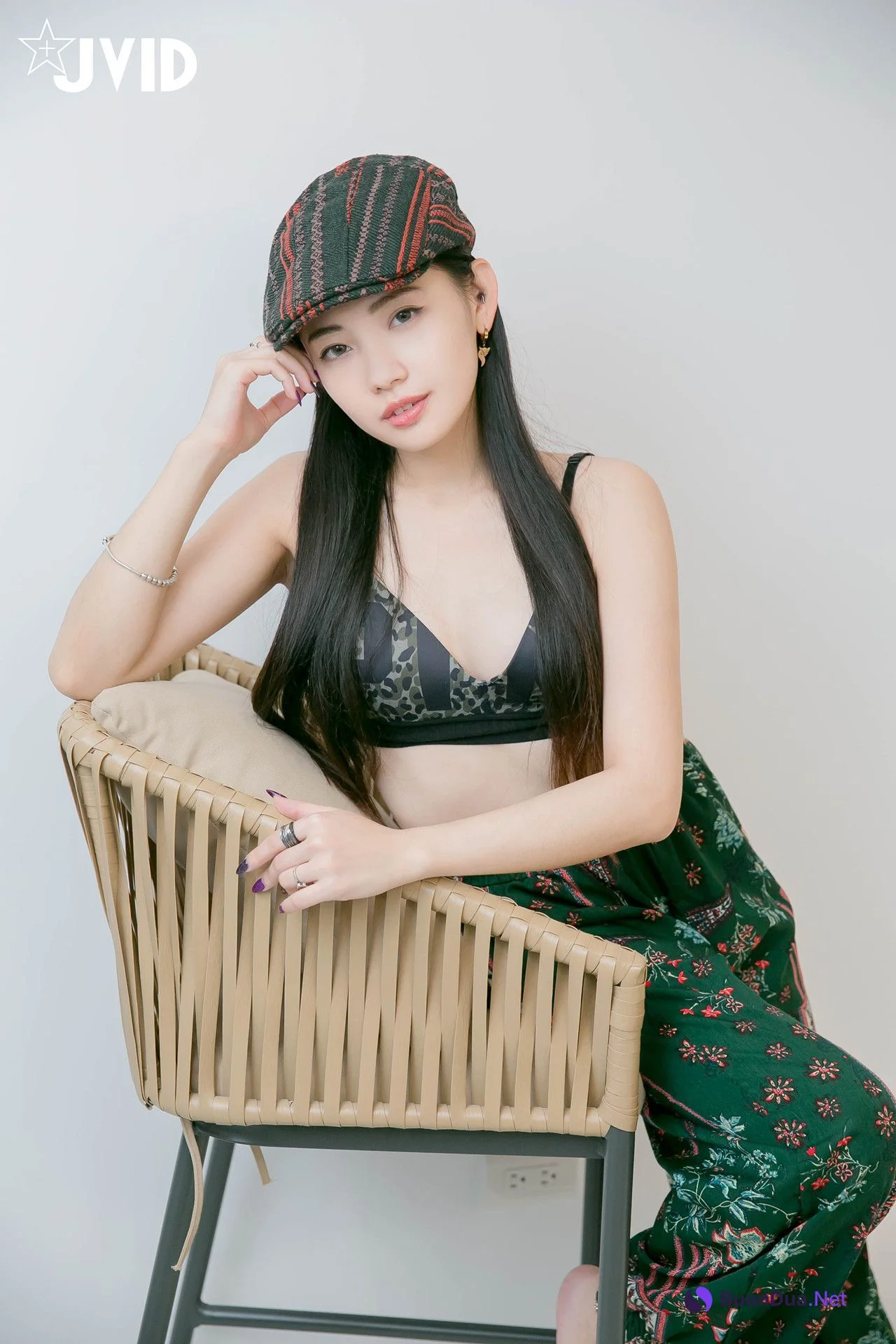 JVID 夏暮光 – 私底下穿著就讓人喜歡的性格青春美女 Set.01 - Photo 11