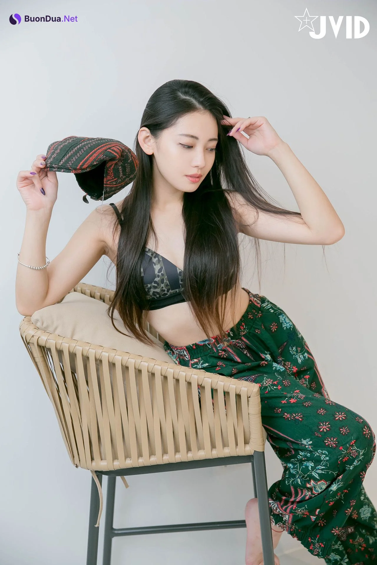 JVID 夏暮光 – 私底下穿著就讓人喜歡的性格青春美女 Set.01 - Photo 2