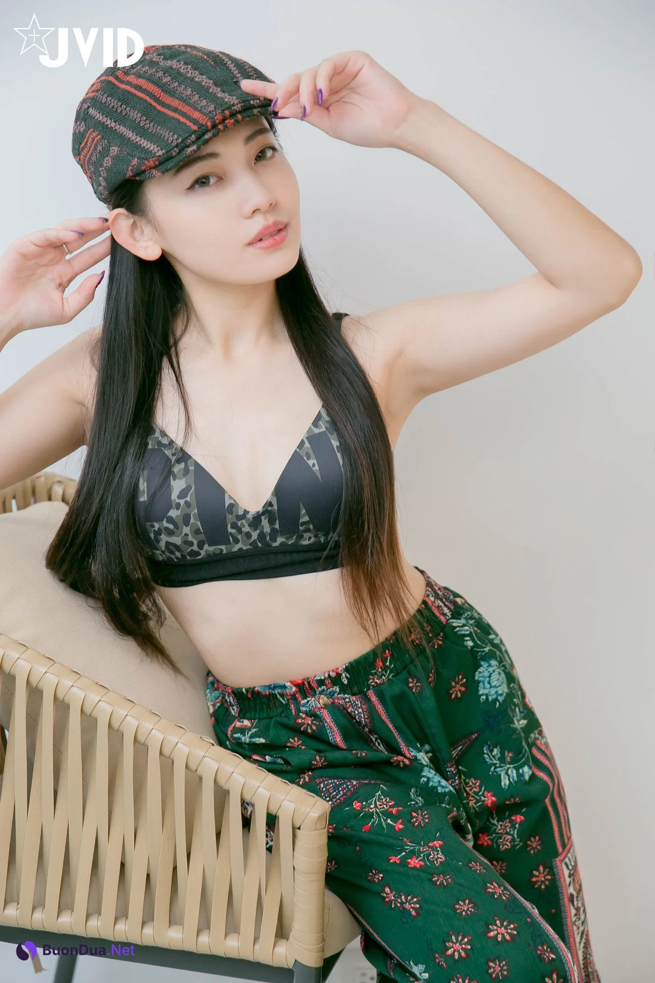 JVID 夏暮光 – 私底下穿著就讓人喜歡的性格青春美女 Set.01 - Photo 3