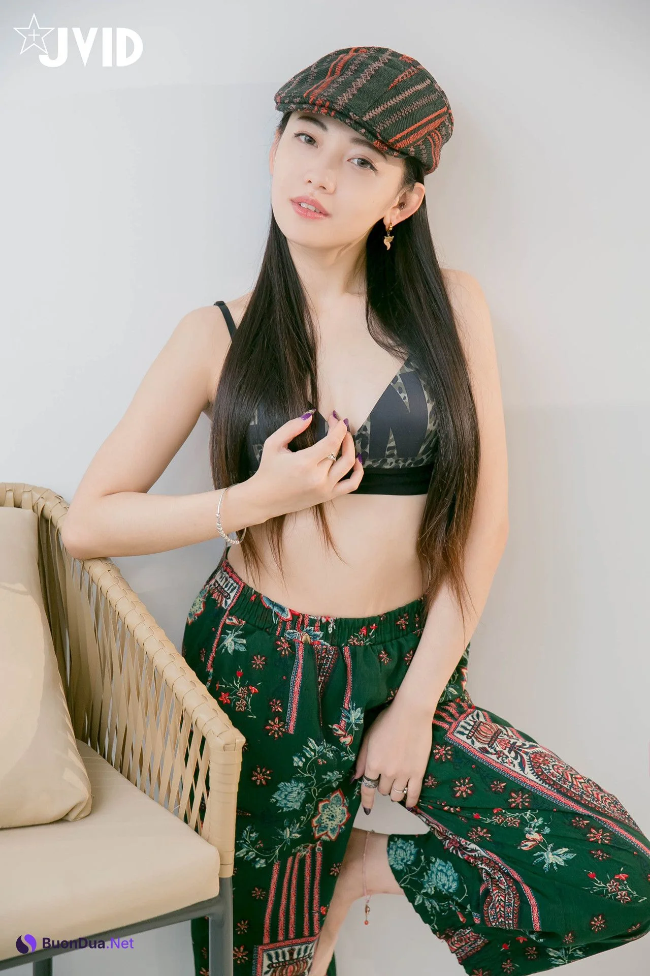JVID 夏暮光 – 私底下穿著就讓人喜歡的性格青春美女 Set.01 - Photo 4