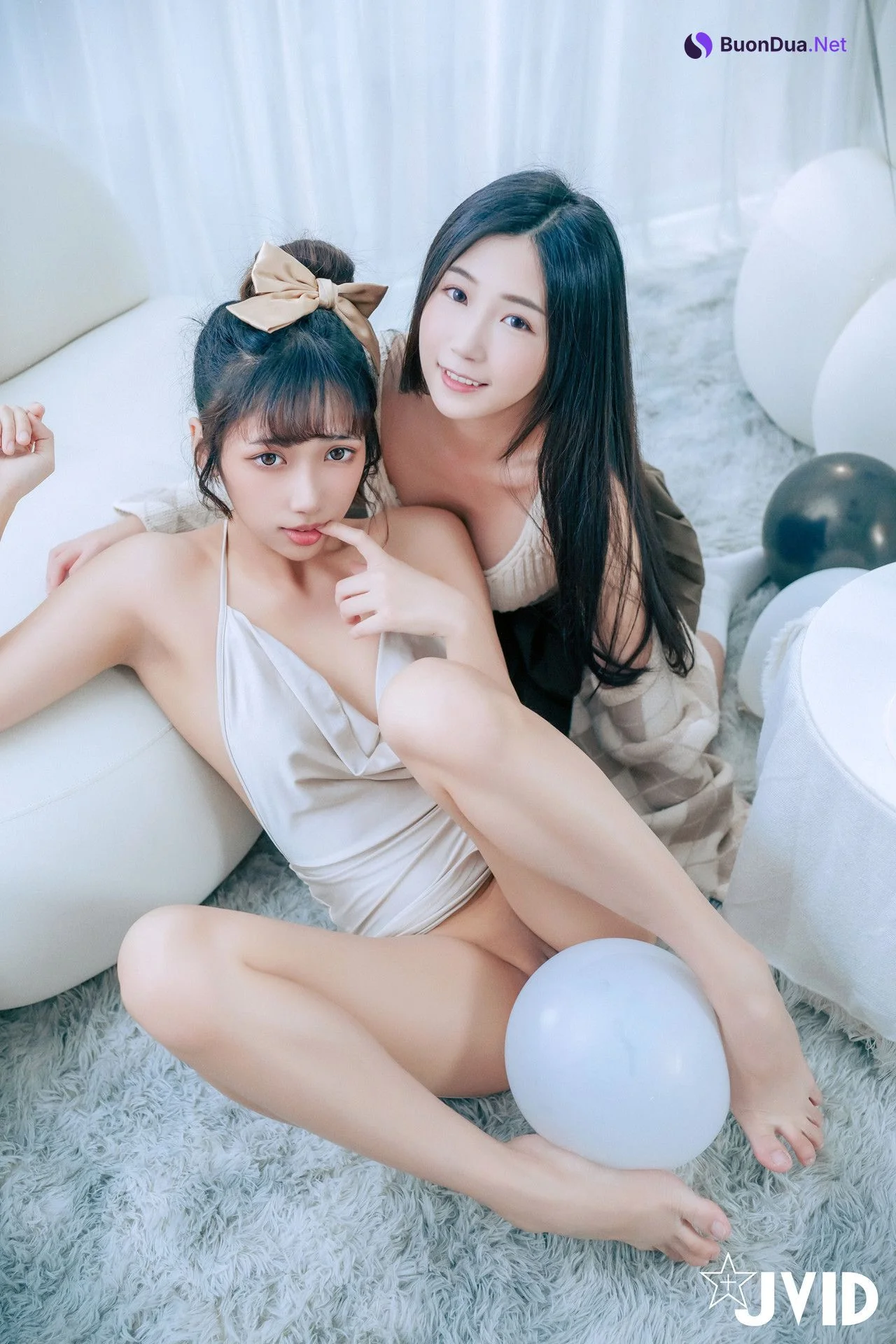JVID 井野奈 & 肉包 – 色慾融合の閨蜜慶生派對 Set.01 - Photo 18