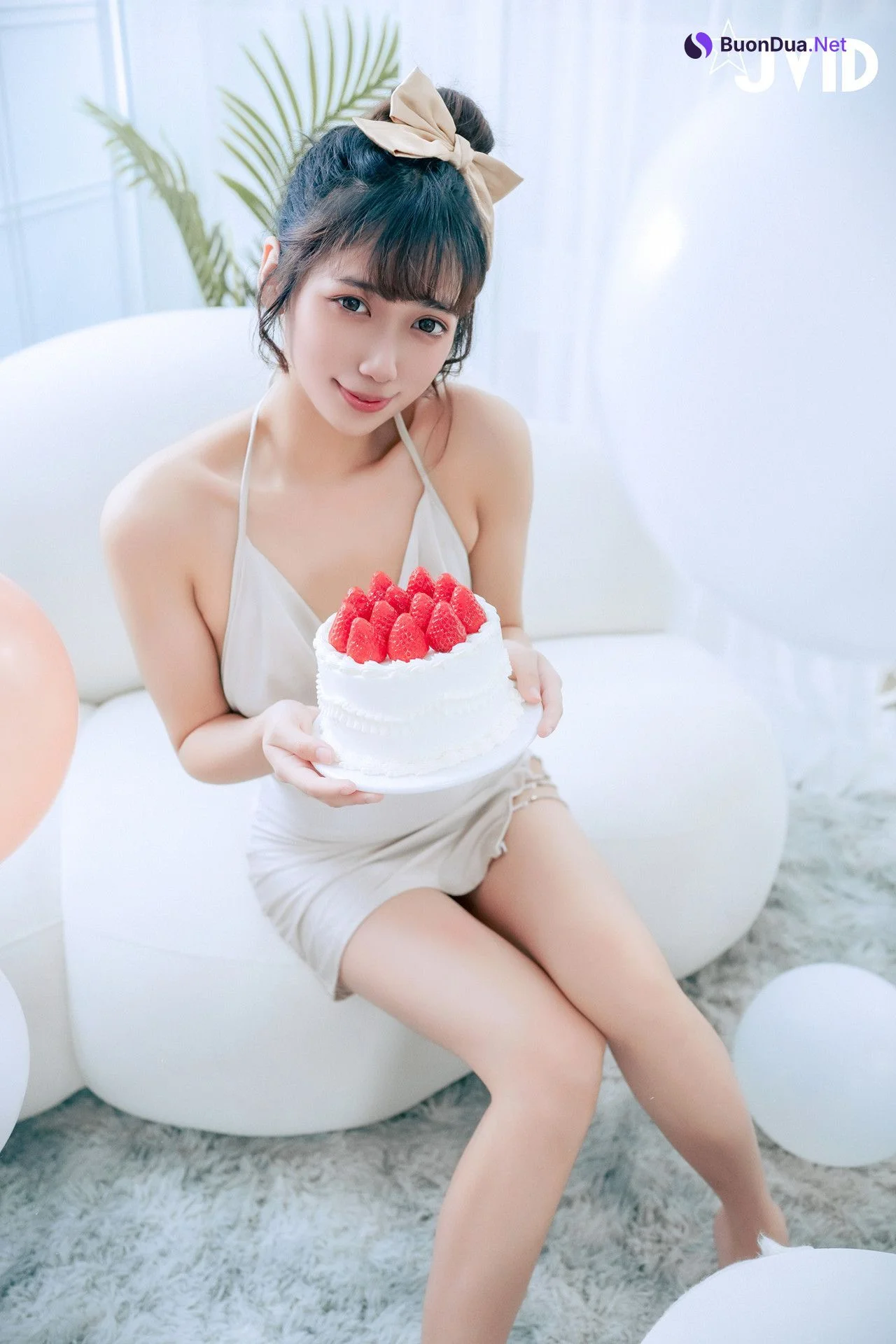 JVID 井野奈 & 肉包 – 色慾融合の閨蜜慶生派對 Set.01 - Photo 5