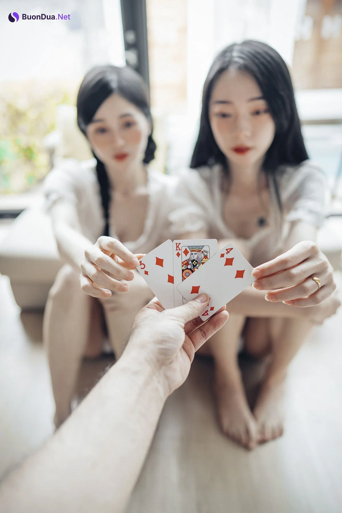 JVID精品 情色國王遊戲🔞比賽寫真情色大突破🔥 飄飄 辰辰 挑戰大家從沒有看過的她們 內容絕對厲害!!超誠意尺度滿滿的國王視角❤️讓兩位女神服侍 誰才是國王 Set.01 - Photo 8