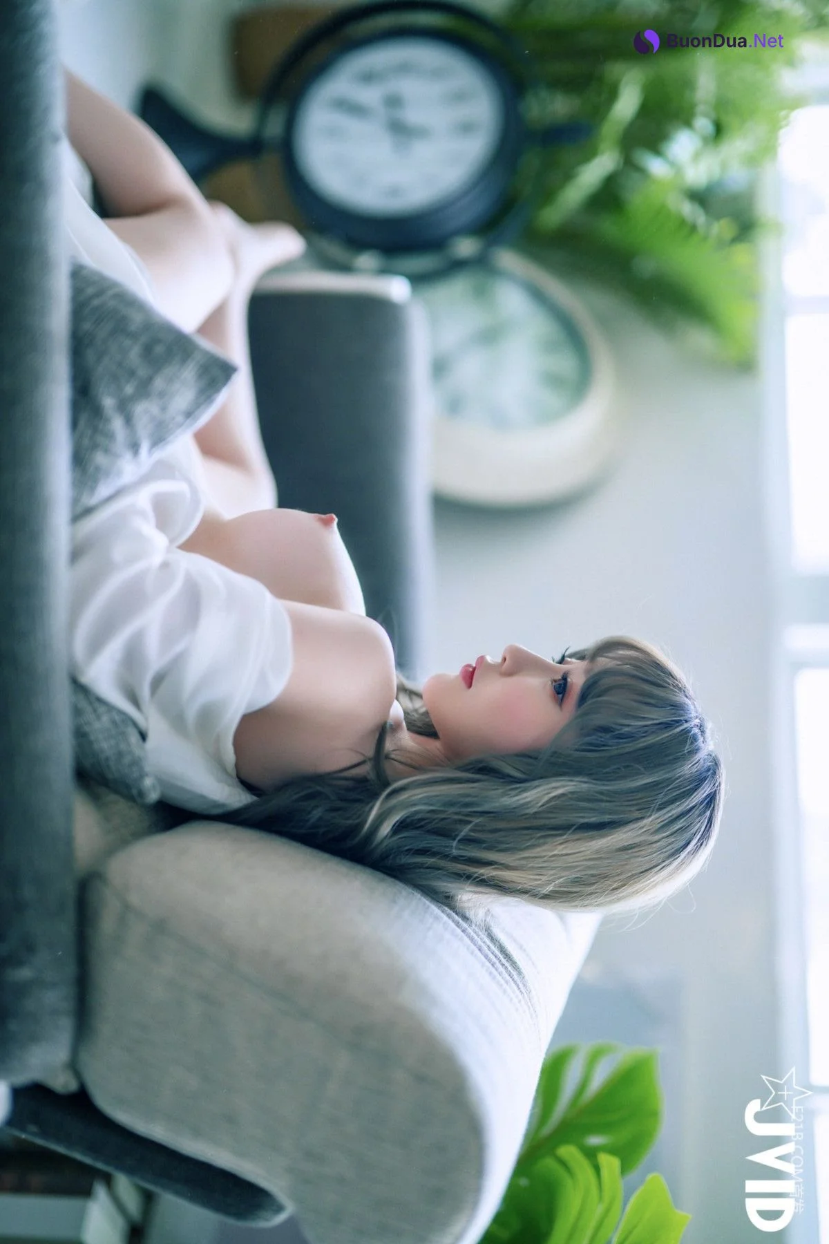 JVID 璃奈醬 – 兄弟一起把玩超美極品充氣娃娃，誤觸開關，一秒變真人 掰超開特寫／想咬一口鮑 Set.02 - Photo 8