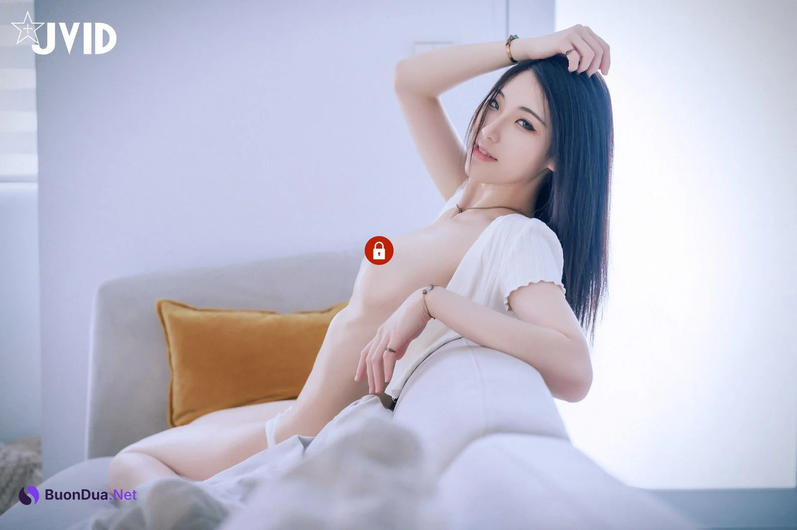 JVID精品 全裸無碼／尺度突破 旅行日租的另一位超正房客，以為沒人在家就脫光光自摸 【偷拍／掰開雙腿／愛撫私處】 Set.02 - Photo 18