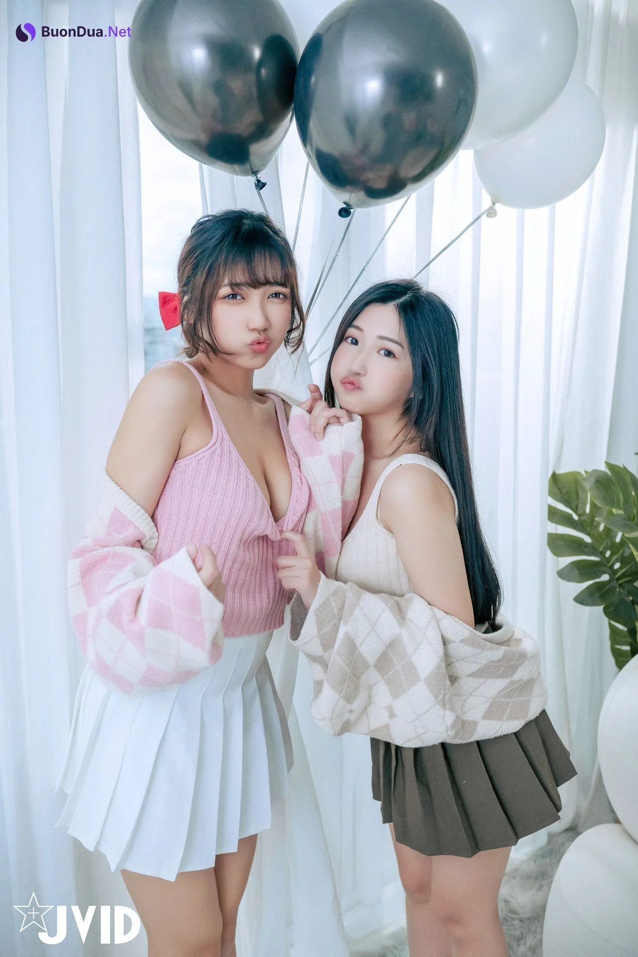 JVID 井野奈 & 肉包 – 色慾融合の閨蜜慶生派對 Set.02 - Photo 8