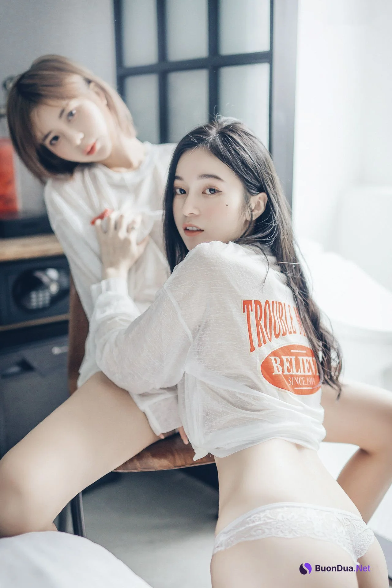JVID 位女神全裸合體 宅女辰辰與她的兩隻貓咪飄飄 妍妍的性生活 Set.03 - Photo 2