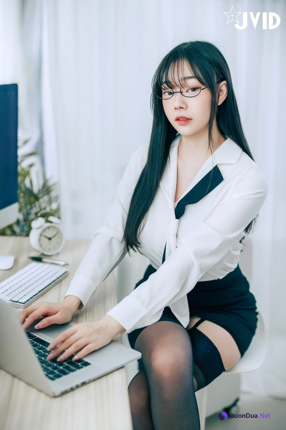 [JVID] 苡昕Slivia – 超巨乳女秘書 - 사진 2