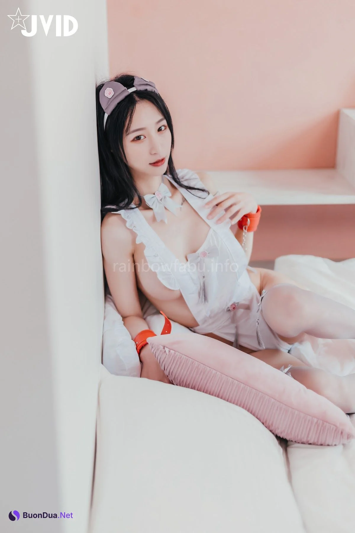 [JVID] Sunny小采緹 – 『開腿綑綁』過節寂寞難耐自己玩起來的Sunny小僕娘 - รูปภาพ 2