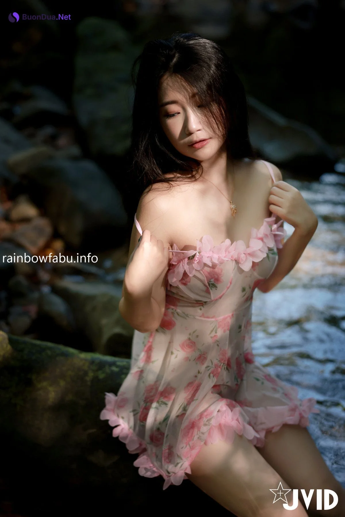 JVID精品 肉包-山谷里小溪边 Vol.01 - Photo 4