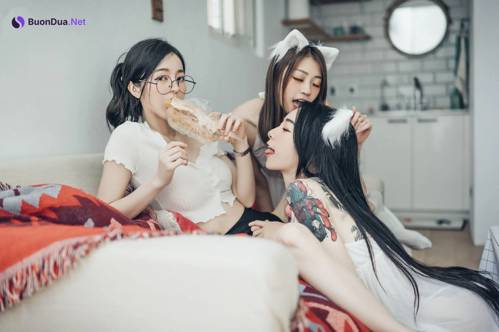 JVID精品 三位女神全裸合體🔞 宅女辰辰與她的兩隻貓咪飄飄 妍妍的性生活❤️ Vol.01 Set.01 - Photo 15