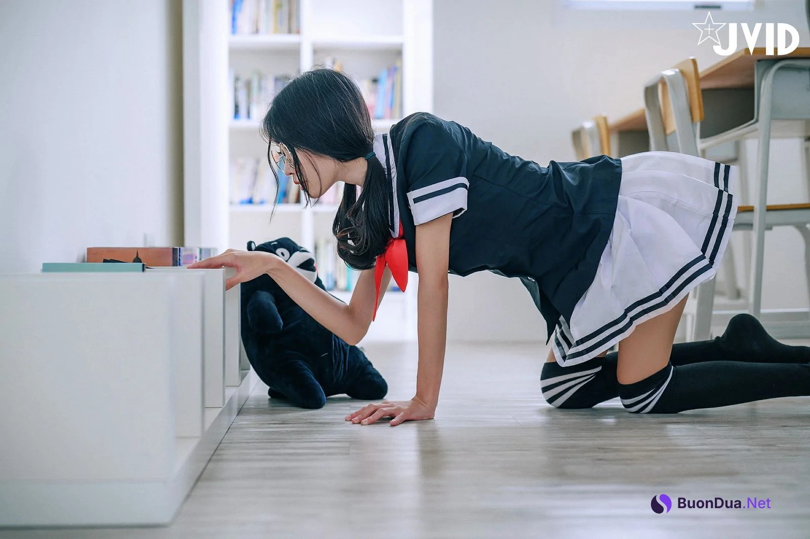 JVID精品 高顏值甜美學妹誘惑🔥清純校花🔥放學後的教室，學妹說她喜歡我 Vol.02 - Photo 16
