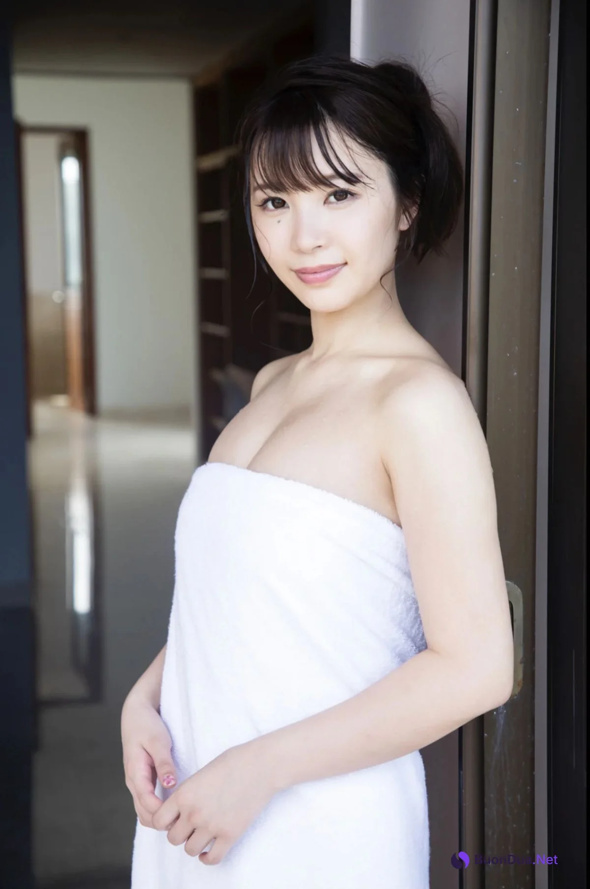 Kairi 海里, ＦＲＩＤＡＹデジタル写真集 『元高級デパート受付嬢が脱いだっ』 Set.01 - รูปภาพ 12