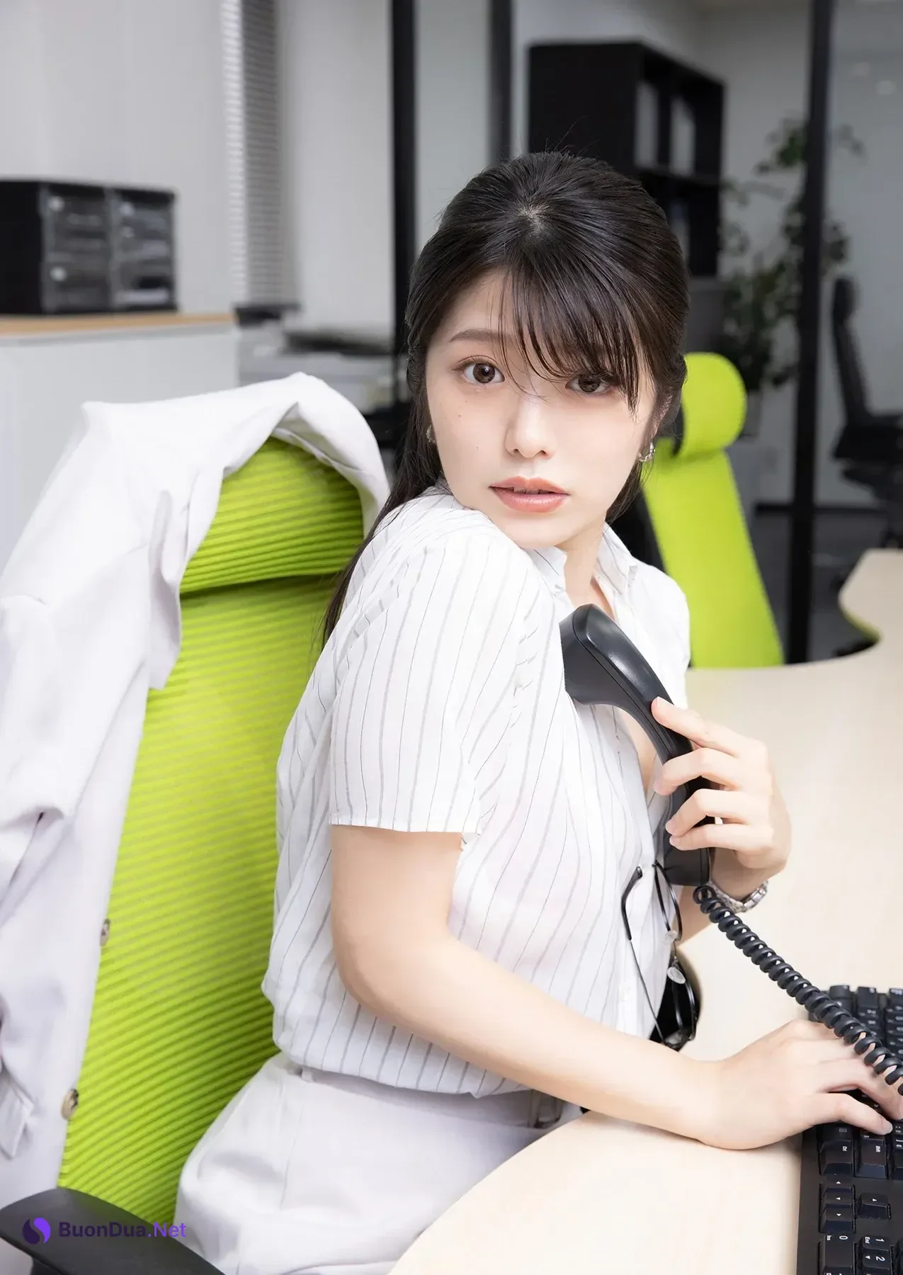 Kana Yamada 山田かな, デジタル限定 GJ 写真集 「…まだかな？」 - Photo 2