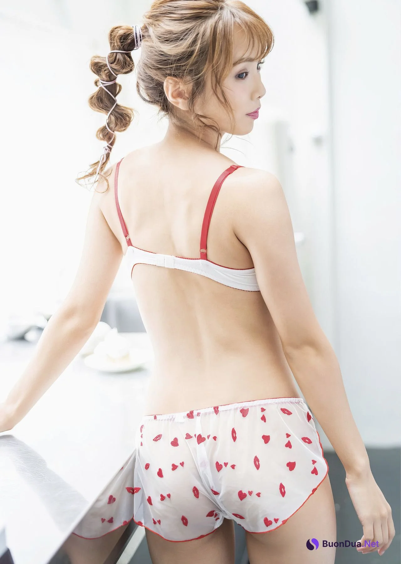 Kanae Iso 磯佳奈江, 1st写真集 [いそちゃん] Set.01 - Photo 12