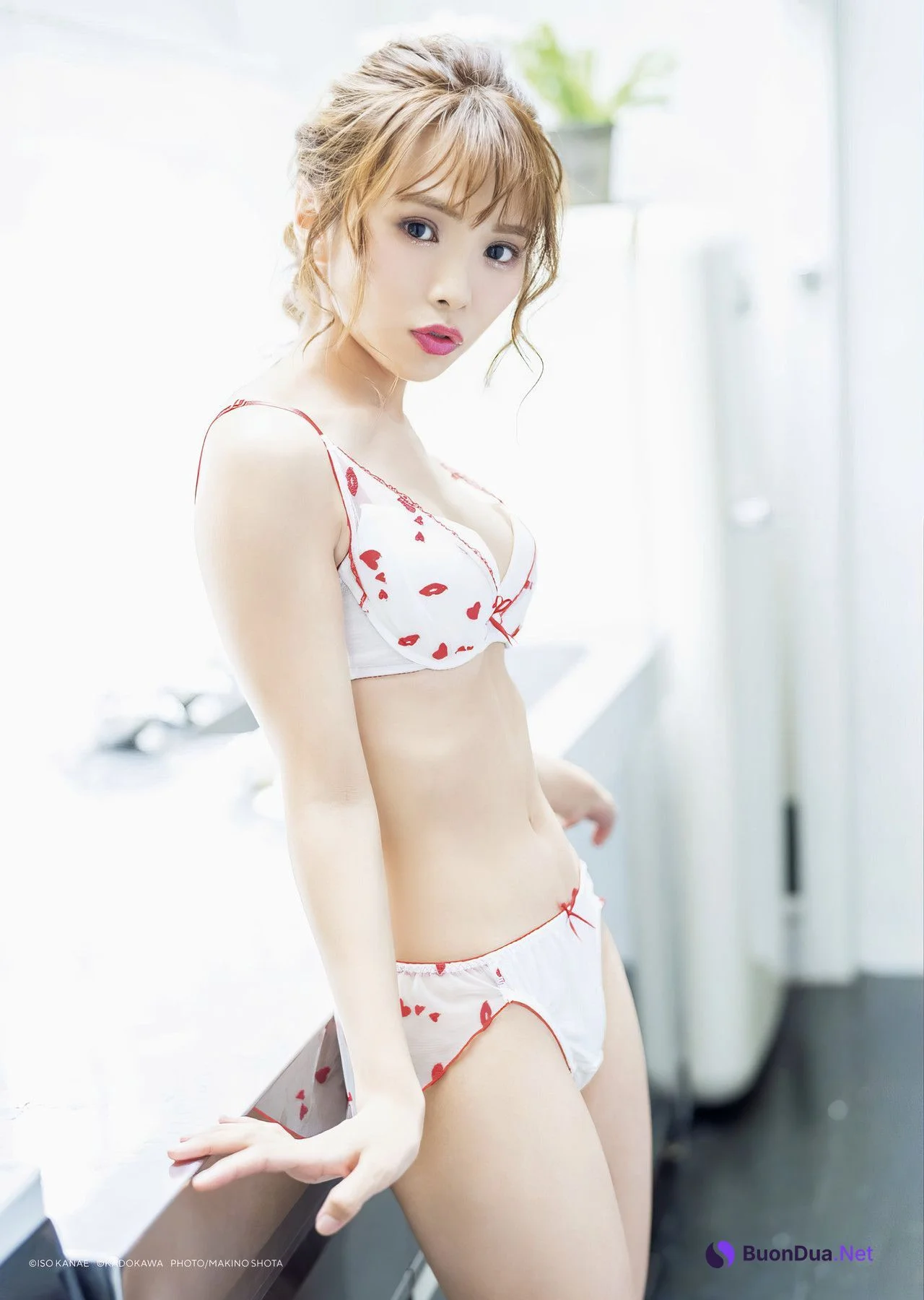 Kanae Iso 磯佳奈江, 1st写真集 [いそちゃん] Set.01 - Photo 13