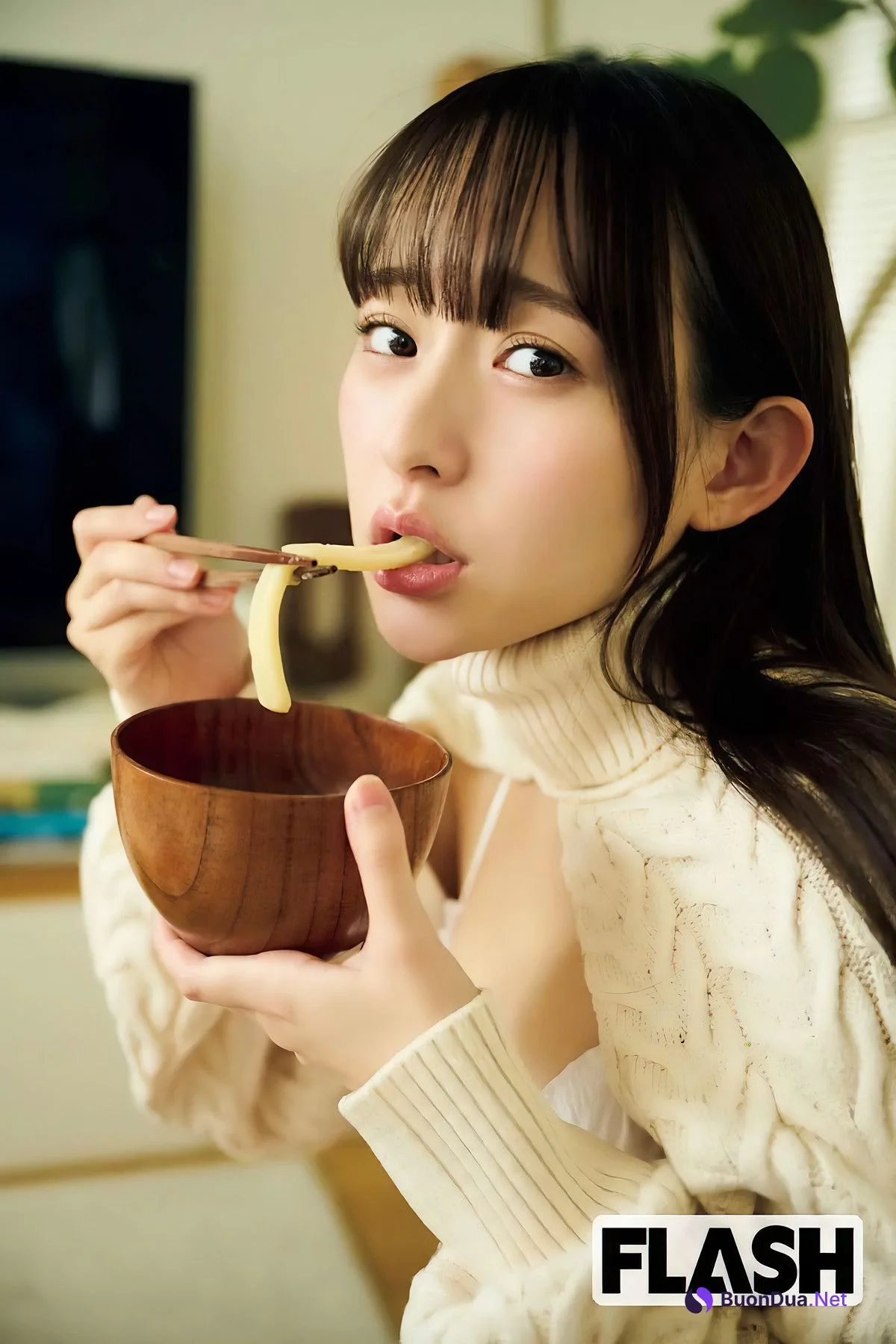 Kanami Takasaki 高崎かなみ, FLASH 2025.04.01 (フラッシュ 2025年4月1日号) - Photo 12
