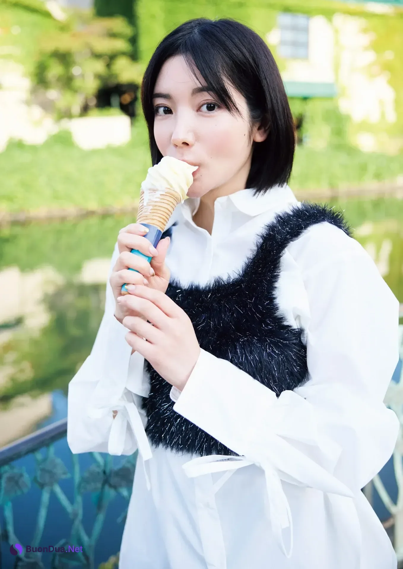 Karen Kaede 楓カレン, 写真集 カレンと行く北海道旅行二泊三日 - Photo 7