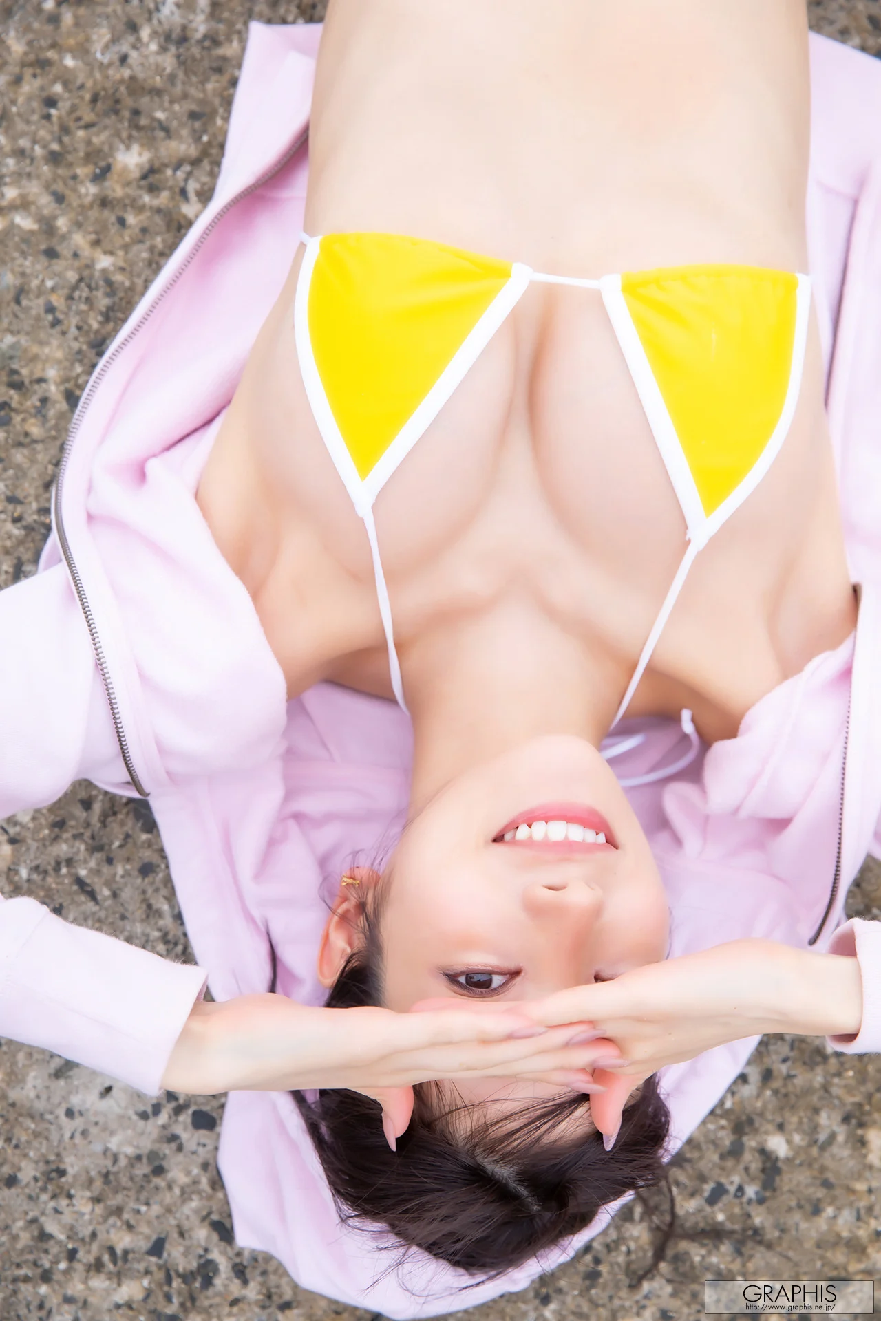 Karen Kaede 楓カレン, [Graphis] Gals Tropical Tour! Vol.04