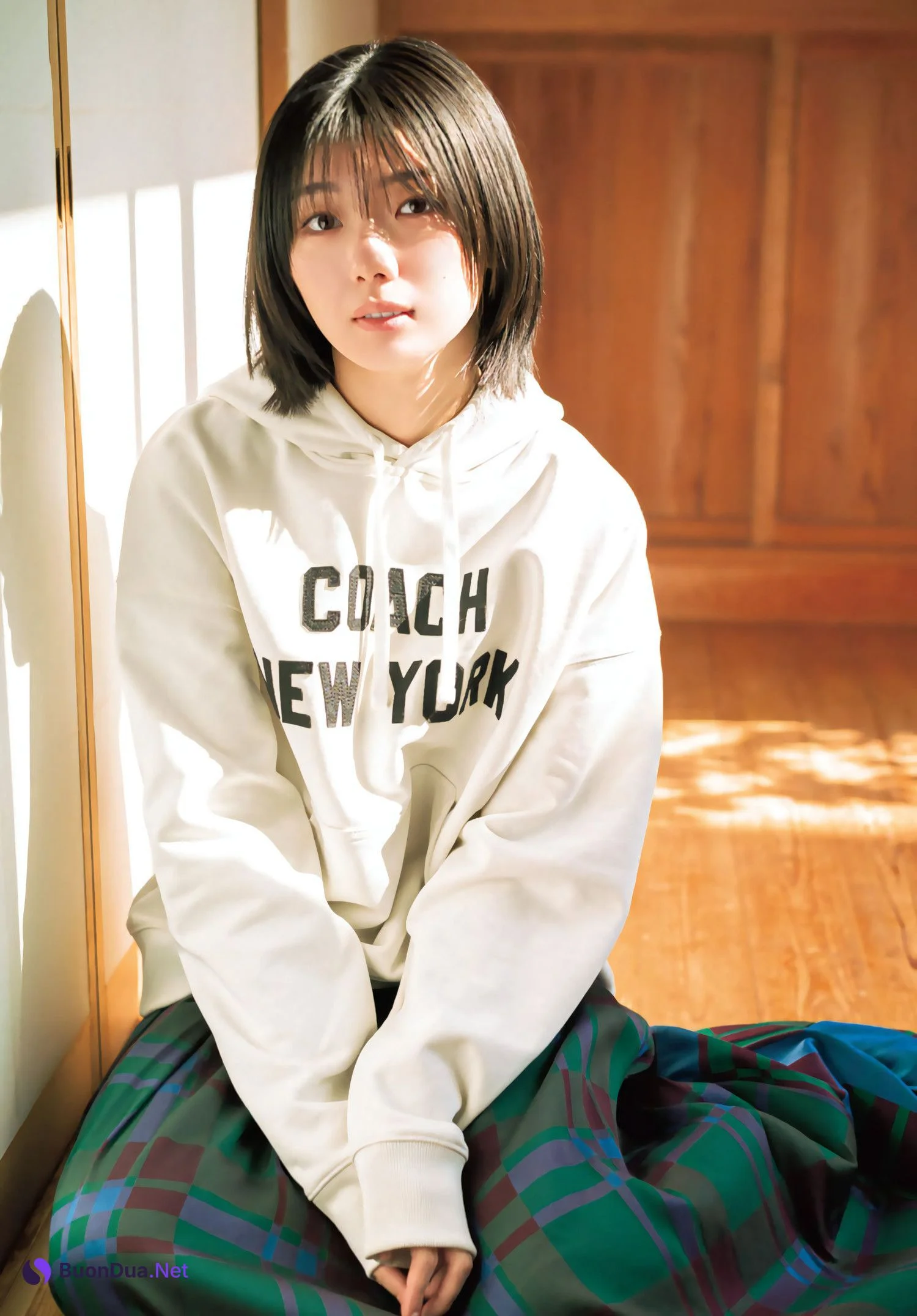 Karin Fujiyoshi 藤吉夏鈴, Shonen Magazine 2024 No.13 (週刊少年マガジン 2024年13号) - Photo 4