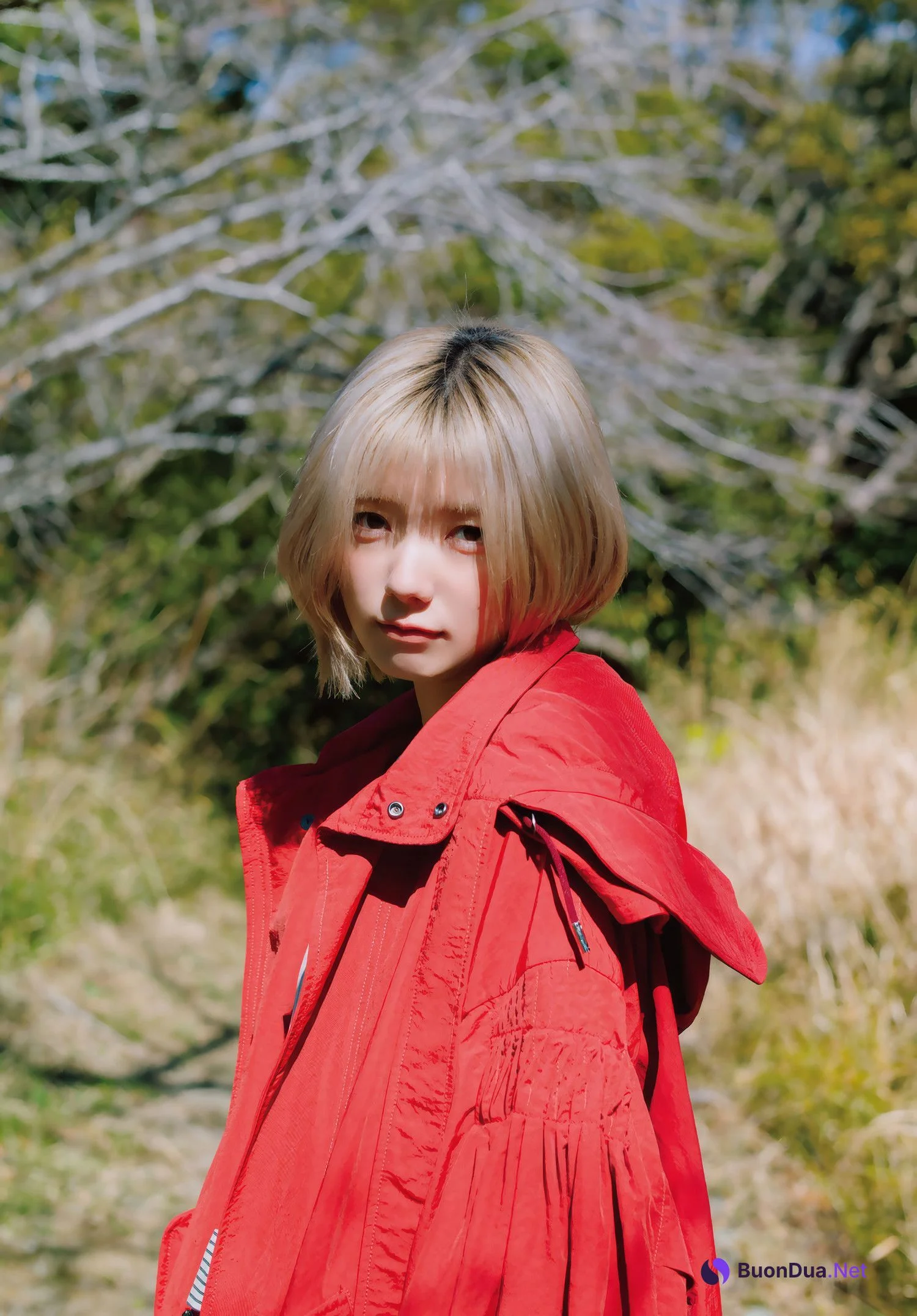 Karin Fujiyoshi 藤吉夏鈴, Shonen Magazine 2025 No.17 (週刊少年マガジン 2025年17号) - 写真 6