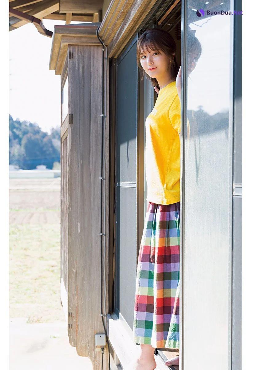 Karin Fujiyoshi 藤吉夏鈴, Yumiko Seki 関有美子, Shonen Sunday 2022 No.24 (週刊少年サンデー 2022年24号) - รูปภาพ 3