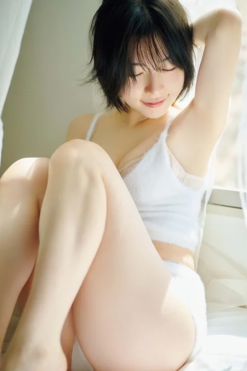 Karin Isobe 礒部花凜, Big Comic Spirits 2025 No.52 (ビッグコミックスピリッツ 2025年52号)