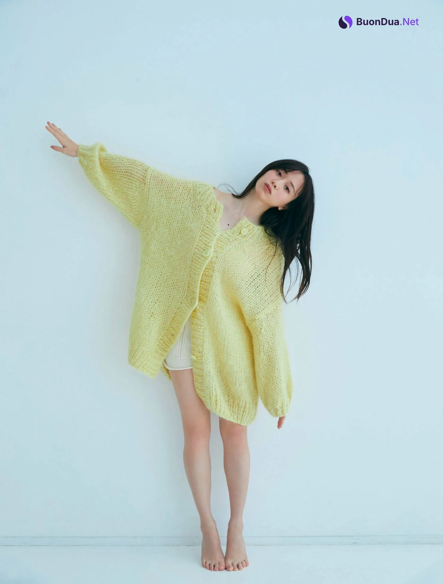 Kasumi Mori 森香澄, FRIDAY 2023.12.15 (フライデー 2023年12月15日号) - Photo 3