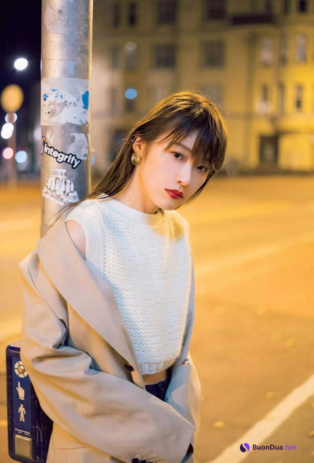 Kazumi Takayama 高山一実, Weekly Playboy 2019 No.08 (週刊プレイボーイ 2019年8号) - Photo 2